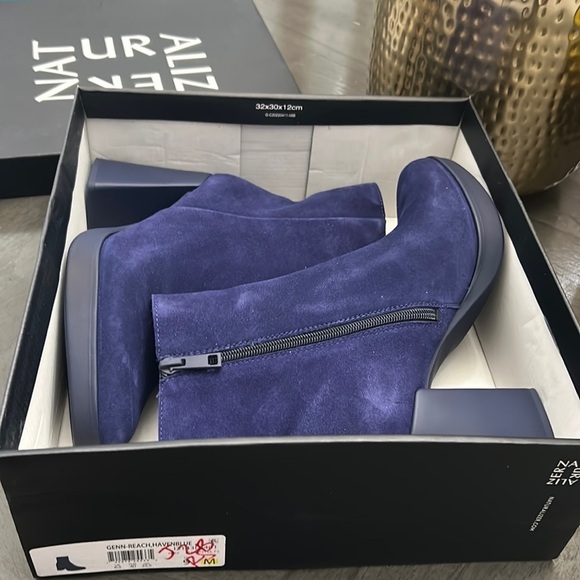 Naturalizer Genn-Reach Haven Blue Suede Booties
